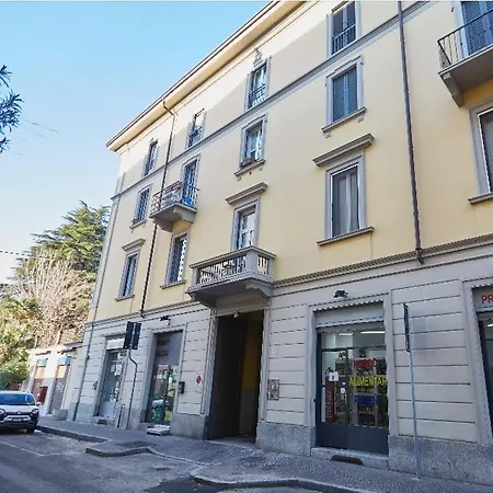 Raffaella In Center *