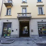 Raffaella In Center