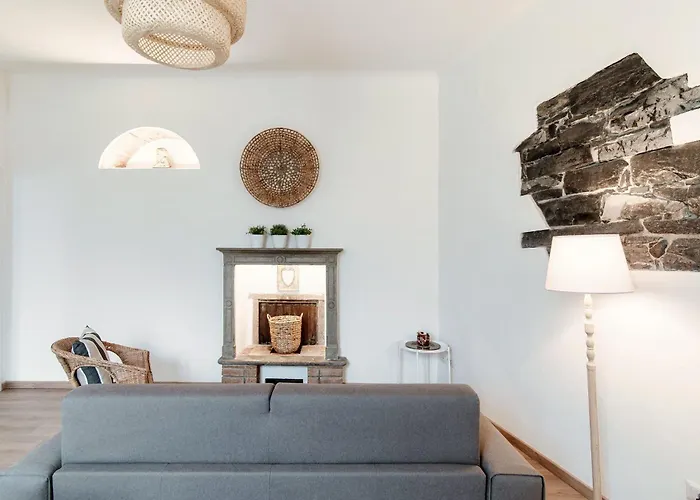 Raffaella In Center Como