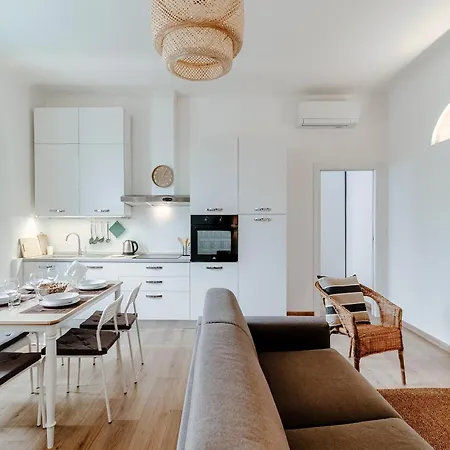 아파트 Raffaella In Center